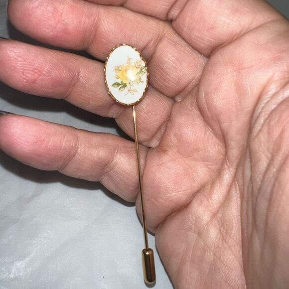 Vintage Floral Enamel Oval Stick Pin - Picture 2 of 7